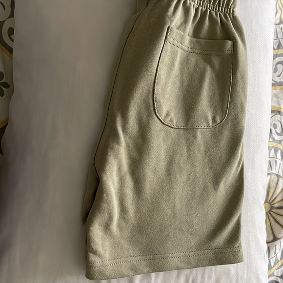 Essentials boys shorts large - Picture 3 of 7